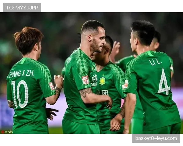 欧协联决赛门票抢手,球迷热盼冠军巅峰对决 欧协联决赛门票抢手,球迷热盼冠军巅峰对决