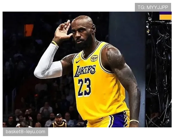 勒布朗季后赛无球跑动显著提升效率，拉开进攻空间优势明显